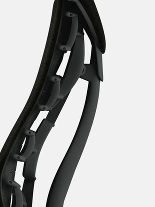 Sidovy av en svart Embody-kontorsstol från Herman Miller, som visar ryggstödets kurvatur.