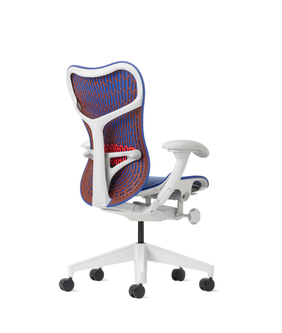 Mirra 2 Cordovan/Ultramarine blå Butterfly kontorsstol